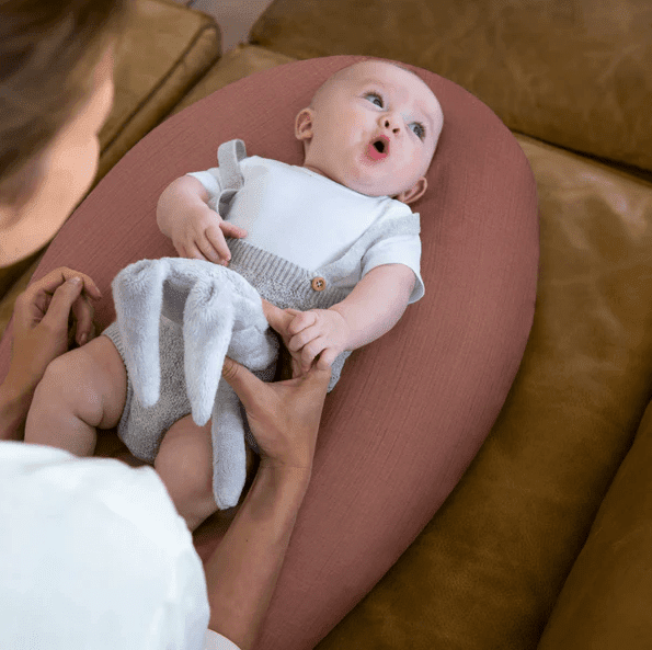 Doomoo – Perna mare 3 in 1 Comfy Big Tetra Brick din bumbac organic: perna gravide, suport pentru hranire, suport pentru bebe